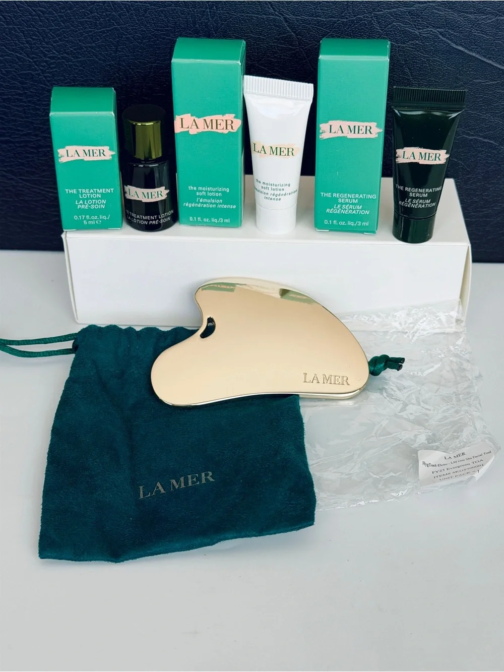 La Mer Skincare Set (3 Minis + 1 Face Massaging Tools)